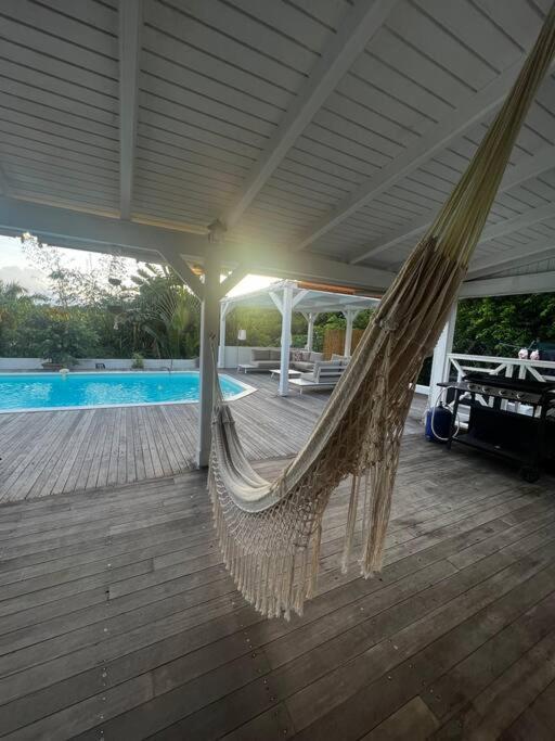 Spacieuse Villa Corossol Avec Piscine Et Jeux Exterieurs Le Gosier  Exterior photo